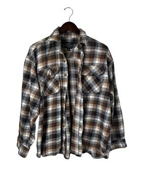 Canyon guide  Plaided Button-Down long sleeve shirt